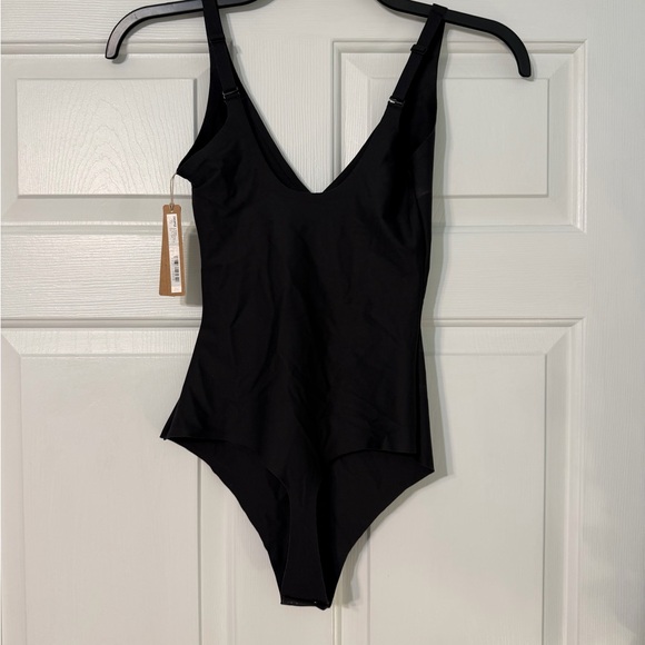 NWT SKIMS Body Unlined Plunge Thong Bodysuit | Onyx / L - Picture 5 of 8